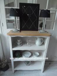 Petit Meuble Pratique Et Esthetique Au Look Tendance Relooking De Mobilier Relooking Meuble Meuble Deco