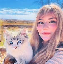 Behind the scenes of “YOU CAN'T RUN AWAY”.