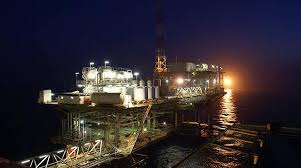 Memetik laporan mingguan malaysia, pekerja di pelantar minyak tersebut terputus hubungan dengan darat. Offshore Life Waktu Malam Di Offshore Sunyi Sepi Ingat Facebook