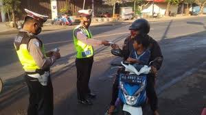 Tayang setiap hari senin, selasa, rabu. Ingin Zero Kasus Covid 19 Polres Kebumen Masih Gencar Bagikan Masker Tribun Banyumas