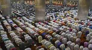 .dan niat sholat witir tetunya pada saat kita mau melakukan sholat sunah tarawih dan sholat sunah witir, dimana untuk sholat sunah tarawih saya sholat tarawih dilakukan 20 rakaat dengan pelaksanaannya dua rakaat satu kali salam jadi ada 10 kali salam serta 3 rakaan sholat sunah witir. Niat Sholat Tarawih Dan Witir Dengan Jumlah Rakaat Tertentu