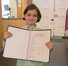 Hide show self (2 credits). Abitur Mit Acht Iq Von 145 Laurent Simons Wird Mit Stephen Hawking Verglichen Welt