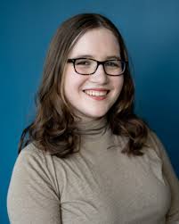 Honors College student Isabelle James pursues love of animals through the  HC Pre-Veterinary Program and colloquium courses.