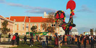 Probably the most famous symbol of portugal, the colourful ceramic cockerel has its origins in the pretty town of barcelos where, according to local legend. Custo De Vida Em Barcelos Portugal Morar Em Portugal