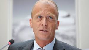 Thomas Enders wird vom Airbus- zum EADS-Chef befördert