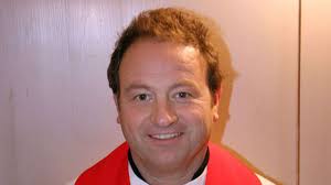 Bei strahlend blauem himmel und bergblick führte rainer maria schießler, pfarrer der gemeinde st. Munchner Pfarrer Verhangt Ehe Limit Stadt