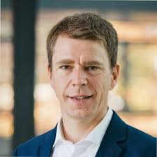 Nope, that's not my lights flickering—it's the surface reflection after my  finishing pass.