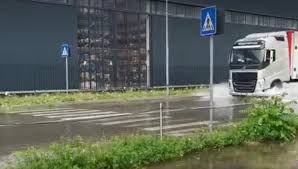 We did not find results for: Maltempo Emergenza Grandine Sulla Torino Milano Auto Costrette A Fermarsi Per Chicchi Come Proiettili La Repubblica