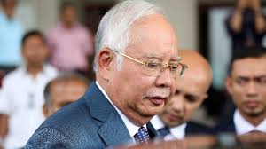 Konvoi sprm bawa najib razak ke mahkamah kl. Jaksa Tanya Najib Razak Soal Coklat Di Pengadilan Tinggi Kenapa Dunia Tempo Co