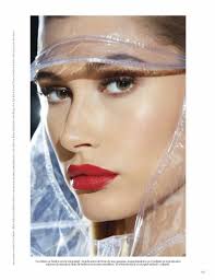 Hailey Baldwin Models Glam Makeup Looks For Vogue Mexico Hailey Baldwin Model Hailey Baldwin Hailey Baldwin Vogue
