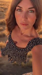 On this special Women's Day episode of @who_am_i_podcast , I sit down with Danielle  Hatem—a sharp-minded entrepreneur, financial expert, and founder of  @ddoesbusiness to talk about women, work, and financial independence. Why