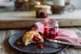 Geschenke Aus Der Kuche Oder Weihnachtsmarmelade Mit Himbeeren Cranberries Und Weisser Schokolade Pomponetti Rezept Weihnachtsmarmelade Marmeladenrezepte Marmelade Rezept