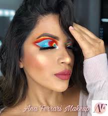 Mis chicas bellas 💕 hoy les traigo un Makeup full color 🌈 ¿Saben? Estoy  amando la combinación de rojos con azules 😍🔥💙❤️ . Clases de  automaquillaje y perfeccionamiento al DM 💕✨💋 . . @ Santiago De Surco,  Lima, Peru