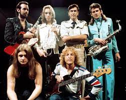 Love is the drug by bryan ferry chart history on spotify, apple music, itunes and youtube. Roxy Music Love Is The Drug Song Bar