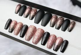 Black And Rose Gold Nails Design Black Rose Gold Glitter Press On Nails Matte Fake Nails Ombre Pink Gold Glitter Handpainted Nail Art Glu Nail Design Gold Nageldesign Nagel Schwarz