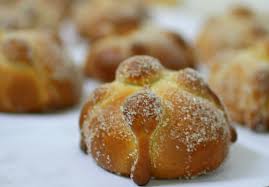 Disfrutalo Mientras Estas Vivo Pan De Muerto Caliento Recetas De Comida Mexicana Pan De Muerto Authentic Mexican Recipes