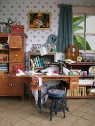 Dans Ma Bulle Il Pleut Au Jardin Rentrons Renovation Maison Atelier De Couture Miniatures Pour Maison De Poupee