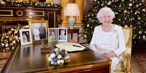 Queen elizabeth's grandfather, king george v, started this christmas tradition in 1932. The Queen S Christmas Tree Is Decorated With Tiny Crowns Instead Of Baubles