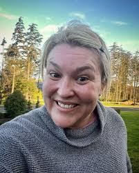 Christine Etheridge's Instagram, Twitter & Facebook