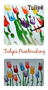 Tulips Spring Art For Kids All Ages Printmaking For Toddlers Through Kinder Age فن عظيم وأسلوب ماتع Toddler Art Spring Art Spring Crafts