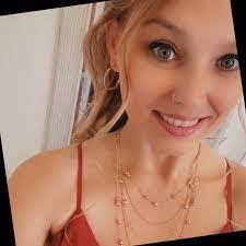 Misty Ragsdale's Instagram, Twitter & Facebook