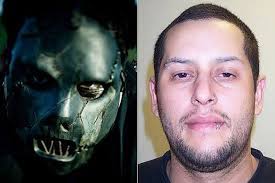The slipknot masks became such a part of their early legend that the photographer paul harries, who shot the band countless times in the early days, recalls being stopped by fans outside shows and asked if he'd seen slipknot without their masks. What Do Slipknot Look Like Without The Masks