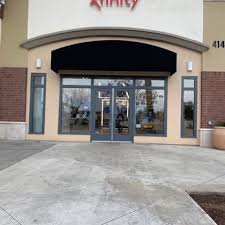 Live customer service is available monday to friday from 7am to 8pm and on saturday from 8am to 5pm est. Xfinity Service Center 13 Reviews Mobile Phones 4147 S Mooney Blvd Visalia Ca Phone Number Yelp