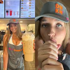 Skylar Mae on X: POV: my customer left me a bigggg tip 🫢  t.corBCzS6hPie  X