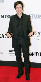 Learn about gael garcía bernal: Gael Garcia Bernal Height How Tall