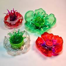 Bricolage avec bouteille créations avec des bouteilles en plastique bouteille plastique bouteilles vides cheval baton tuto noel des bandes de tissu bricolages de surcyclage objet recyclé. 1001 Idees Pour Un Bricolage Avec Des Bouteilles En Plastique