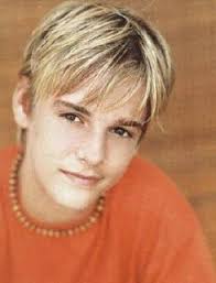 aaron carter this was one of my crushes growing up i kept dreaming that someday i would meet him and we would end up dating haha lol mann manner frisuren