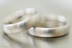 Hochzeiten sind nach wie vor beliebt. Hochzeitsfotos Beliebte Eheringe Zeitlos Und Elegant