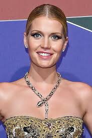 Lady kitty is the daughter of former british model, victoria aitken, and nobleman, charles spencer, the younger brother of princess diana. 4abft4vdrz0aqm