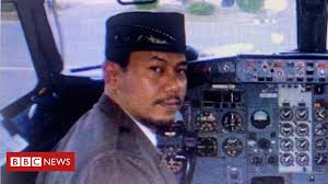 Check spelling or type a new query. Indonesia Sriwijaya Air Crash Distraught Relatives Await News Bbc News