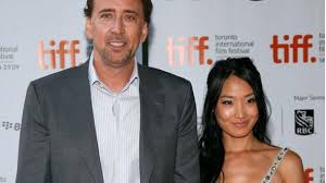 The couple met each other in los angeles in 2004 where kim worked as a cocktail waitress at le prive, a korean themed restaurant in los angeles. Nicolas Cage Y Alice Kim Se Divorcian Tras 11 Anos De Matrimonio Noticias De Mallorca