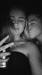 Pearl Farley's Instagram, Twitter & Facebook