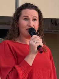 Vereadores e o prefeito Paulo Boaventura homenageiam personalidades da  Polícia Civil, Militar, do esporte e da sociedade de Castilho (SP) Os  vereadores de Castilho e o prefeito Paulo Boaventura homenagearam nesta  segunda-feira (