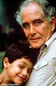 Great Train Robber Ronnie Biggs' ashes will be scattered at scene of the  crime