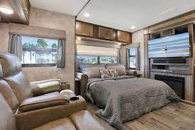Some offer double bunks or some have bunks over a couch and entertainment center so it can double as a playroom or an optional office or den when quiet is needed. Sunshine Key King Travel Trailer 5 Big Pine Key Updated 2021 Prices