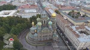 Всего спас на крови венчают 9 глав, создающих асимметричную живописную группу, причём часть глав имеют позолоченное покрытие, а часть — эмалевое. Aerosemka Hrama Spas Na Krovi Sankt Peterburg Youtube