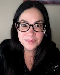 📱✨ 𝗛𝗮𝗽𝗽𝘆 𝗦𝗼𝗰𝗶𝗮𝗹 𝗠𝗲𝗱𝗶𝗮 𝗗𝗮𝘆! ✨📱 Today we're celebrating  the incredible Bone and Joint Institute team—the people behind the care,  the compassion, and the community connection. From team selfies to  behind-the-scenes moments,