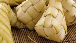 Bersikan beras yang akan dijadikan bahan dengan cara mencucinya, ada baiknya jika beras direndam kurang lebih. Resep Membuat Ketupat Empuk Dan Tahan Lama Ramadan Liputan6 Com