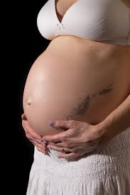 Leichter leben mit der kugel. Babybauch Shooting In Rottweil Und Umgebung Sichtart Photography