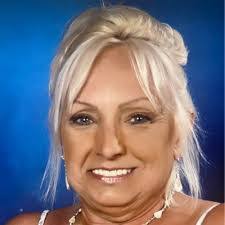 Karen Poggi's Instagram, Twitter & Facebook