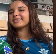 Querida Sandra, no te conocía, de nada, y sin embargo tu muerte me ha  dejado totalmente noqueada. Te escribo estas líneas mientras mis dedos  tiemblan de dolor, de rabia, de tristeza, de