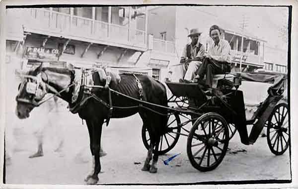 Victoria Carriage In British Era Bombay, 1940 Postcard - Past-India