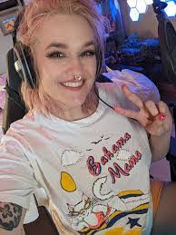 Nika Howard's Instagram, Twitter & Facebook