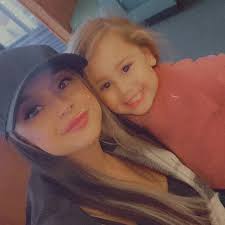 Jessie Herron's Instagram, Twitter & Facebook