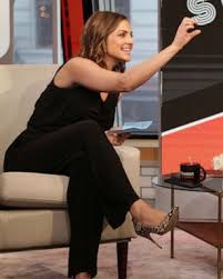 Pencil skirt, nylons and high heels. Sara Haines And Paula Faris Talk Postpartum Depression On Strahan And Sara Gma