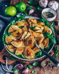 Vegane Pierogi Mit Pilzfullung Bianca Zapatka Rezepte Pasta In 2020 Rezepte Piroggen Piroggen Rezept